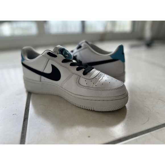 5.5 Y - Nike Air Force 1‎ World Wide (GS) White/Black-Blue FuryShoes CN8533-100 - Picture 11 of 11